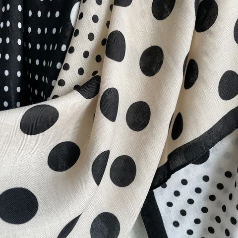 Polka Dot Mode Imitatie Zijde Vierkante Sjaal Visgraat Bedrukt Halssjaal Elegante Hoofddoek Sjaal Voor Vrouwen Reizen Forens