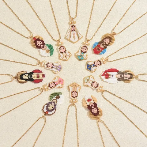 Collana con Ciondolo Personaggio in Perline Miyuki Tessuta a Mano Catena in Acciaio Inossidabile Gioielli Religiosi da Donna