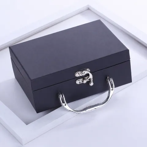 Portable Luxury Gift Box Hard Cardboard Cosmetic Lipstick Packaging Box With Metal Handle And Lock Clasp For Party