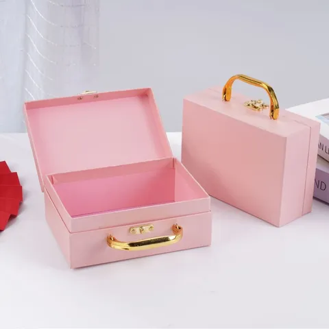 Portable Luxury Gift Box Hard Cardboard Cosmetic Lipstick Packaging Box With Metal Handle And Lock Clasp For Party