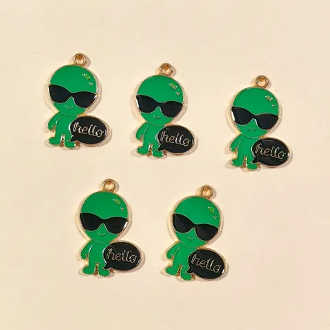Cartoon Green Alien Alloy Enamel Charm Pendant With Hello Speech Bubble Sunglasses Design For DIY Earrings Keychain Jewelry Making Accessories