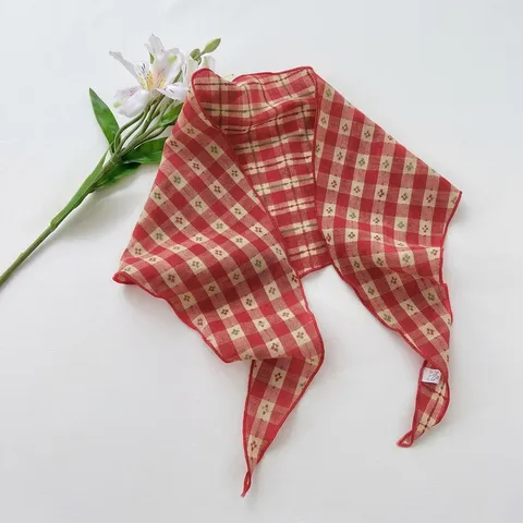 Foulard à Carreaux de Mode pour Femmes Style Coréen Léger et Respirant Foulard de Cou Rétro Foulard Triangle Quotidien Décoratif Polyester