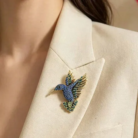 Vintage Alloy Enamel Animal Bird Brooches For Women Luxurious Rhinestone Bird Bee Cat Ballet Girl Pin Jewelry Clothing Accessories