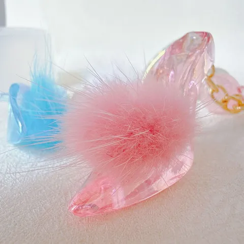 Fashion Acrylic Crystal High Heel Shoe Keychain With Faux Fur Ball Princess Pendant Gift For Women Girls Bag Charm Accessory