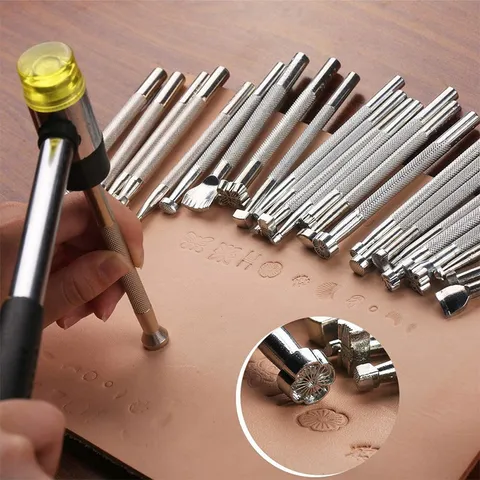 Set di Strumenti per Intaglio e Timbratura della Pelle Metallo Pelletteria Punzone Kit Fai da Te per Pelletteria