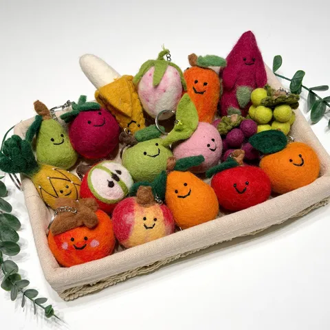 Handmade Wool Felt Cute Vegetable Fruit Food Keychain Bag Charm Creative Cartoon Plush Pendant Backpack Decoration Gift