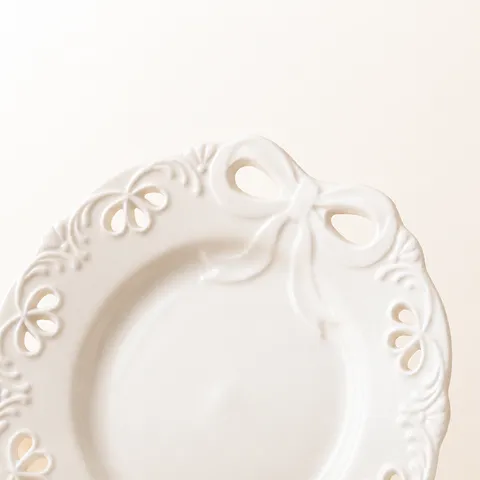 French Style White Ceramic Plate With Embossed Bow Hollow Lace Dessert Cake Dish For Home Breakfast Tableware