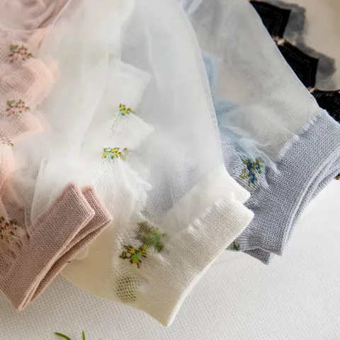 Damen Sommer Dünner Kurzer Kristall Seide Socken Transparent Atmungsaktiv Blumen Unsichtbare Füßlinge Freizeitsocken