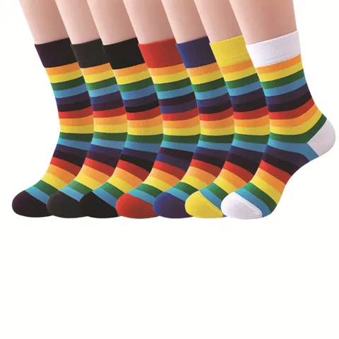 Chaussettes Ras du Cou Rayées Arc-en-ciel Unisexe Mélange de Polyester Coloré Chaussettes de Sport Décontractées pour Hommes et Femmes