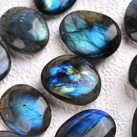 Spécimen Minéral de Pierre Brute en Cristal de Labradorite Naturelle Pierre de Paume Polie Pierre de Guérison Décoration de Bureau à Domicile
