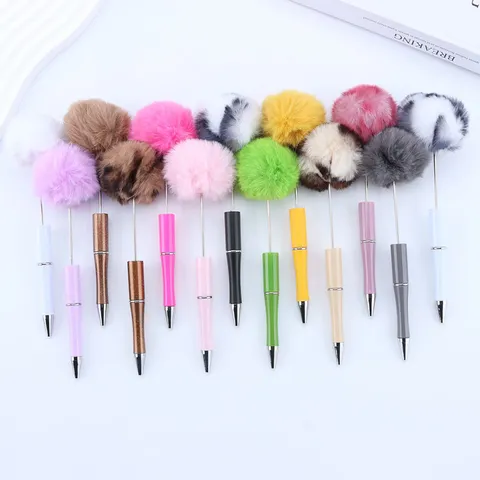 DIY Lindo Fluffy Peluche Bola Bolígrafo Niña Suave Piel Pom Pom Con Cuentas Bolígrafos Plástico Escritura Papelería Regalo