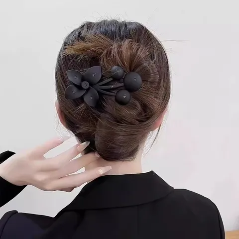 Matte Cherry Flower Hair Clip For Women Large Elegant Rhinestone Hair Claw High-End Non-Slip Accessory For Thick Hair Styling
