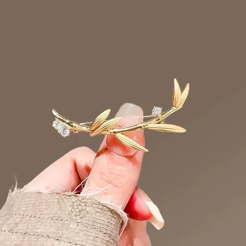 Vintage Chinese Style Gold Bamboo Knot Brooch For Women Alloy Zirconia Inlaid Minimalist Fashion Lapel Pin Clothing Accessories