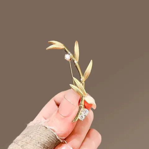 Vintage Chinese Style Gold Bamboo Knot Brooch For Women Alloy Zirconia Inlaid Minimalist Fashion Lapel Pin Clothing Accessories