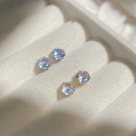 Luxury Titanium Steel Zirconia Stud Earrings For Women Six-Prong Crown Round Cubic Zirconia Earrings Commute Daily Jewelry