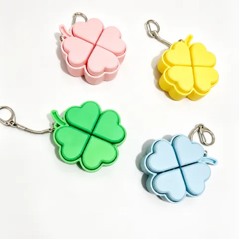 Four-Leaf Clover Fidget Toy Keyboard Clicker Keychain Decompression Pendant Glow Stress Relief Backpack Charm Toy