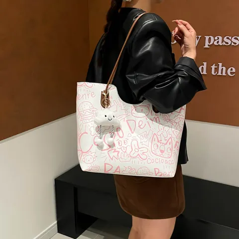 Niche Design Graffiti Tote Bag Women Large Capacity Casual Shoulder Bag PU Leather Underarm Bag