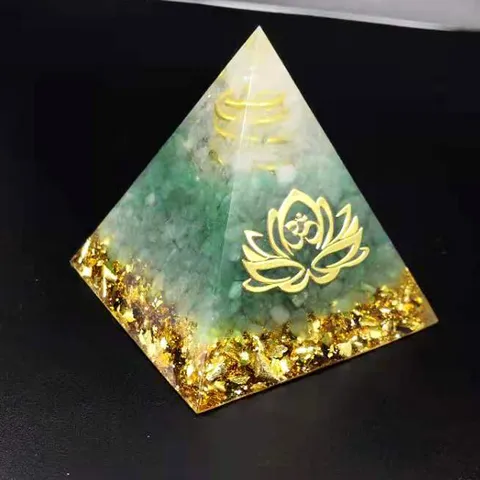 Green Aventurine Crystal Pyramid Ornaments Handmade Resin Stone Gold Foil Energy Pyramid Home Office Desktop Decor