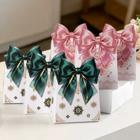 European Luxury Bow Wedding Favor Boxes Romantic Heart Rose Pattern Paper Candy Gift Box For Wedding Banquet Party Guests Supplies