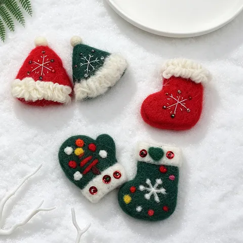 Christmas Wool Felt Glove DIY Hair Clip Brooch Accessories Cartoon Handmade Christmas Tree Decor Material
