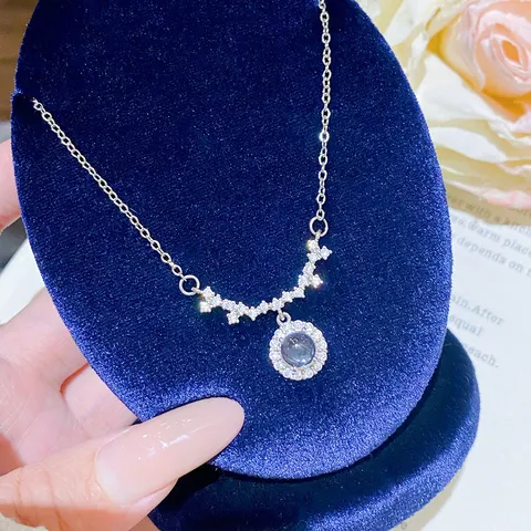 Collier Pendentif Rond en Acier Titane Cuivre Barre de Sourire Pour Femmes Incrusté Zirconia Chaîne de Clavicule Argent