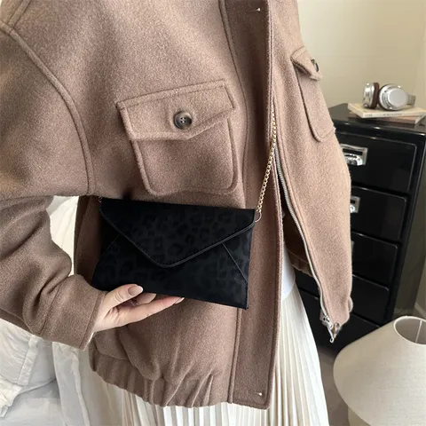 Women's Vintage Leopard Print Suede Envelope Crossbody Bag Elegant Fashion Chain Shoulder Bag Daily Casual Handbag