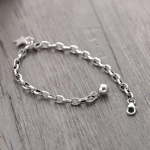 Bracelet Pendentif Étoile Pentagramme en Cuivre Minimaliste Bracelet Chaîne Étoile Creuse Mode pour Femmes Cadeau Bijoux Quotidiens