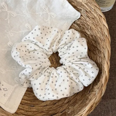 Vintage Floral Fabric Hair Scrunchies Elegant Old Money Style Hair Ropes Ponytail Holder Hair Accessories For Women