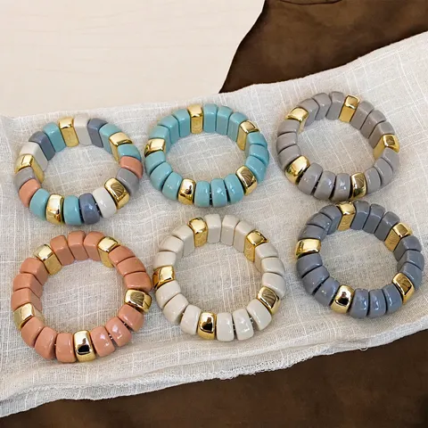 Bracelet Épissé en Acrylique Euro-Américain Mode Navetteur Chaîne à Main à Billes Rondes Bijoux de Petit Design Pour Femmes