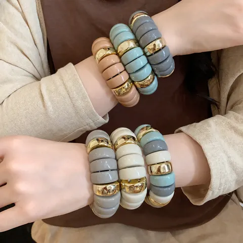 Bracelet Épissé en Acrylique Euro-Américain Mode Navetteur Chaîne à Main à Billes Rondes Bijoux de Petit Design Pour Femmes