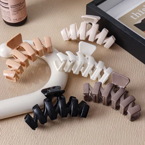 Fashionable Wave Design Plastic Hair Claw Clip For Women Silicone-Look Shark Clip Durable Hair Grip Styling Accessories