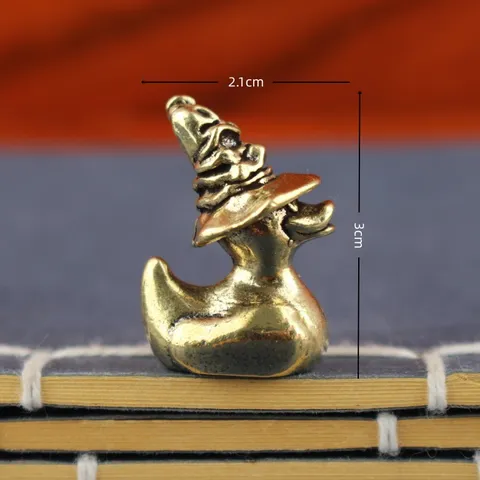 Mini Brass Christmas Duck Figurine Magic Wizard Hat Duckling Desktop Ornament Creative Vintage Copper Animal Statue For Home Office Decor