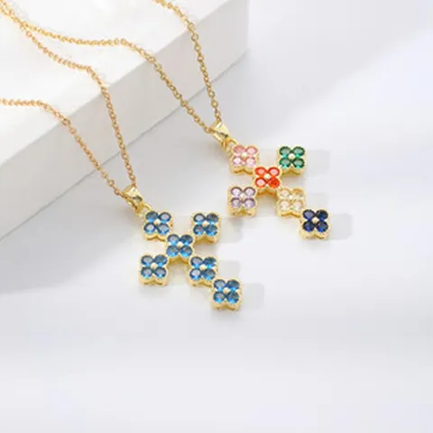 Klee Kreuz Anhänger Halskette Für Damen Kupfer Zirkonia Eingelegte Blume Elegante Mode Schmuck Zubehör Geschenk