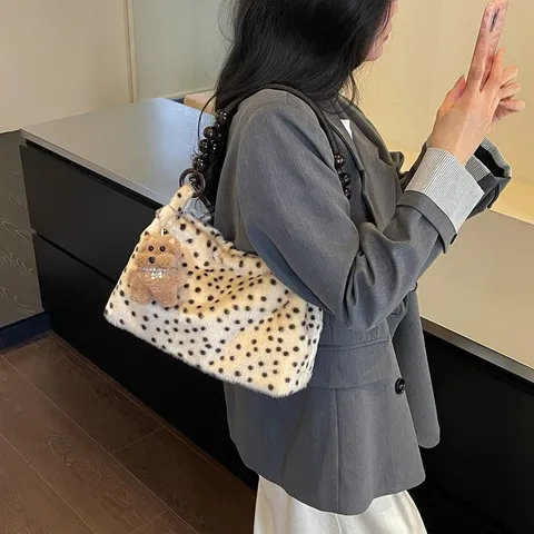 Women Plush Shoulder Bag Polka Dot Retro Wood Bead Handle Large Capacity Handbag Fashion Faux Fur Tote With Animal Pendant