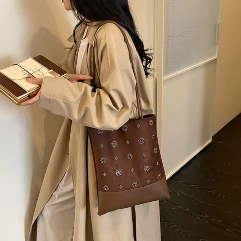 Women New Chinese Style Vintage Suede Bucket Bag Hand-beaded Embroidery Shoulder Bag Small Crossbody Phone Bag For Daily