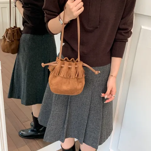 Vintage Polka Dot Tassel Drawstring Bucket Bag For Women Faux Suede Small Shoulder Crossbody Bag Bohemian Retro Purse