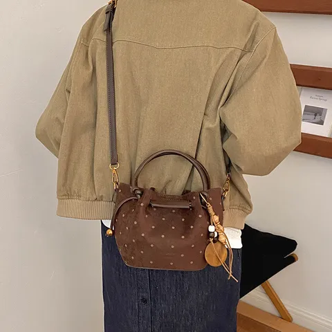 Women's Large Capacity Faux Suede Bucket Bag Polka Dot Printed Shoulder Bag With Wooden Bead Tassel Retro Commuter Tote