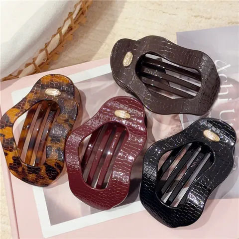 Women Accessory Acrylic Duckbill Hair Clip With Crocodile Pattern Metal Decoration Elegant Retro French Style Hairpin For Daily Hair Styling