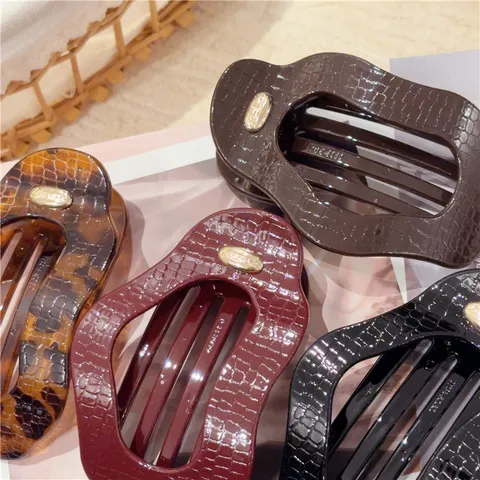 Women Accessory Acrylic Duckbill Hair Clip With Crocodile Pattern Metal Decoration Elegant Retro French Style Hairpin For Daily Hair Styling
