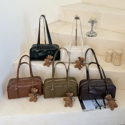 Dames Vintage PU Lederen Onderarmtas Kussenvorm Met Berenhanger Minimalistische Schoudertas Effen Kleur Stedelijke Boston Tas Voor Dagelijks Gebruik