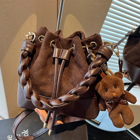 Women Urban Simple PU Leather Bucket Bag Quilted Diamond Lattice Drawstring Shoulder Handbag With Woven Handle For Commuting