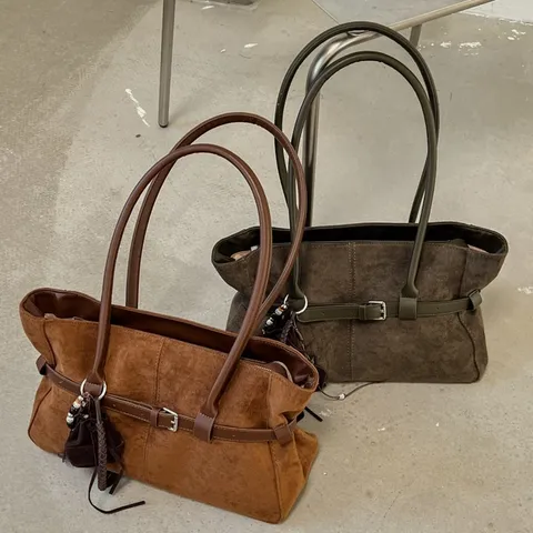 Dames Retro Grote Capaciteit Tote Bag Geplooid Wolk Handtas PU Leer Pendelaar Schoudertas Met Hanger