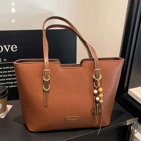 Retro Urban Minimalist PU Leather Tote Bag For Women Large Capacity Shoulder Bag Everyday Commute Handbag Pendant Decoration