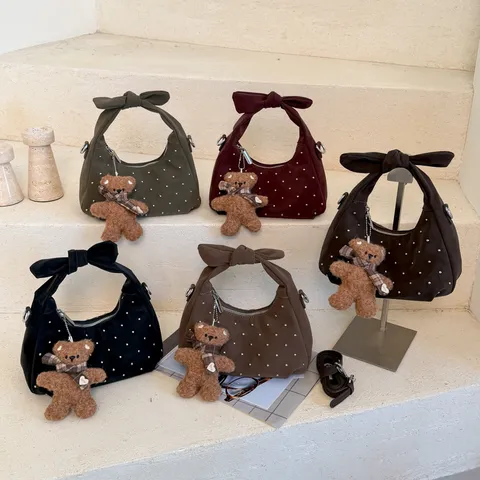 Dames Mode PU Leer Hobo Tas Nieten Dumpling Schoudertas Strik Handvat Onderarmtas Met Beer Hanger Cadeau