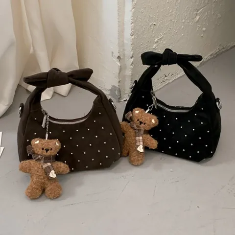 Dames Mode PU Leer Hobo Tas Nieten Dumpling Schoudertas Strik Handvat Onderarmtas Met Beer Hanger Cadeau