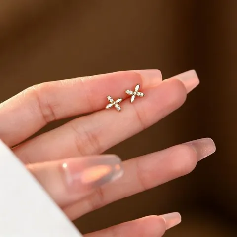 Boucles d'Oreilles Clous Trèfle en Argent Sterling S999 pour Femmes Exquises Boucles d'Oreilles en Zirconia Bijoux Minimalistes Cadeau