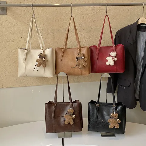 Vintage PU Leren Tote Tas Grote Capaciteit Dames Mode Trendy Bucket Bag Met Beren Hanger Casual Schoudertas Handtas