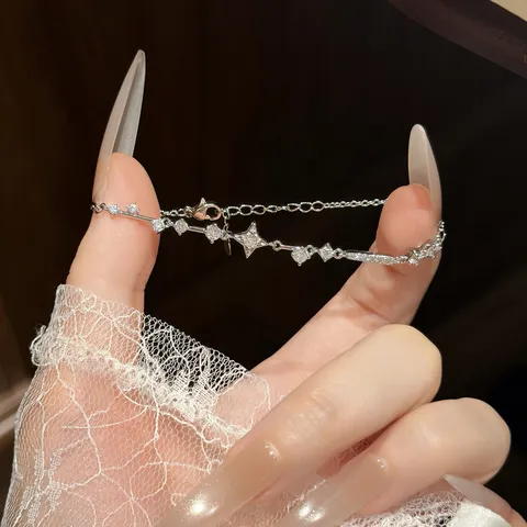 French Vintage Star Rhinestone Bracelet For Women Light Luxury Niche Exquisite Star Jewelry Elegant Wrist Accessory Gift