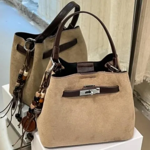 Dames Vintage Suède Emmertas Mode Retro Schoudertas Crossbodytas Met Metalen Draaisluiting En Optionele Kralenhanger Elegante Casual Okseltas
