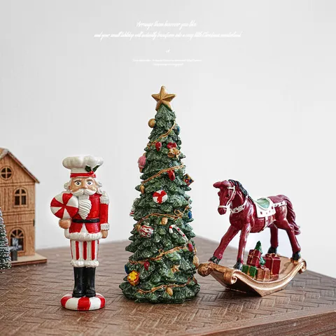Adornos de Navidad de Resina Figura de Papá Noel Reno Miniatura Árbol de Navidad Caballo Balancín Cascanueces Decoración de Escritorio Tema Bosque de Invierno Regalo